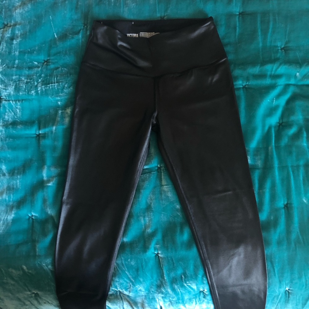 Victoria’s Secret sport knockout leggings